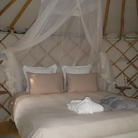 Bed & Breakfast Mira Ceti Yurt *