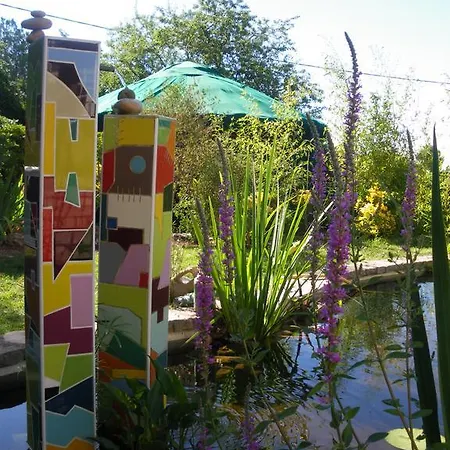 Mira Ceti Yurt Bed & Breakfast