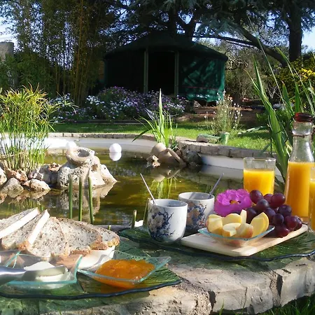 Mira Ceti Yurt Bed & Breakfast *