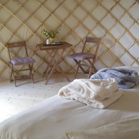 Mira Ceti Yurt Bed & Breakfast