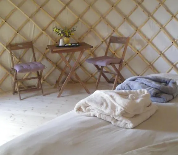 Mira Ceti Yurt Bed & Breakfast