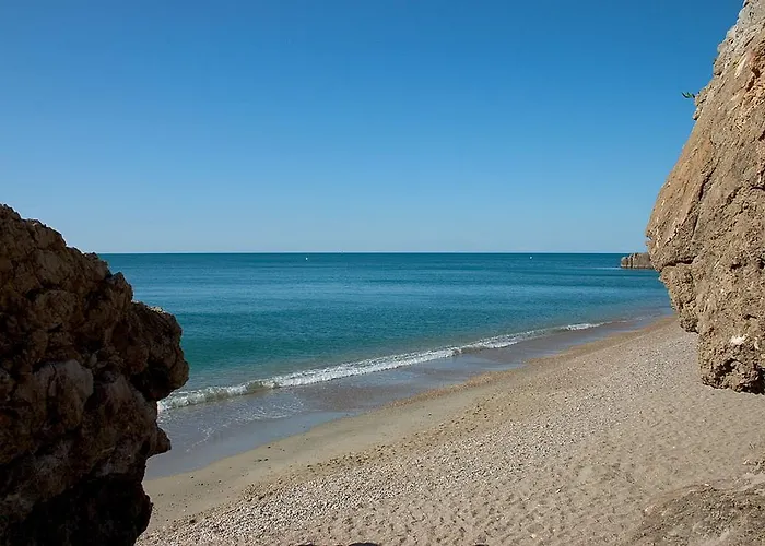 Mira Ceti Yurt Bed & Breakfast Sète