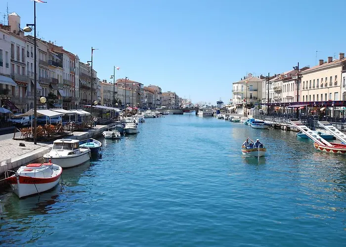 Mira Ceti Yurt Bed & Breakfast Sète